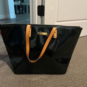 Louis Vuitton Bleu Nuit Monogram Vernis Bellevue GM Bag